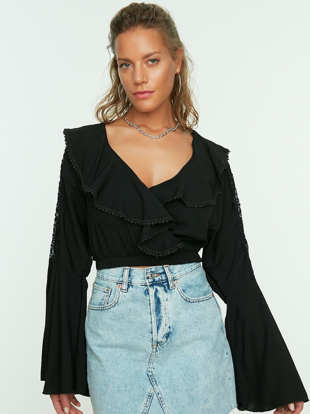 

Trendyol Black Solid Ruffles Top