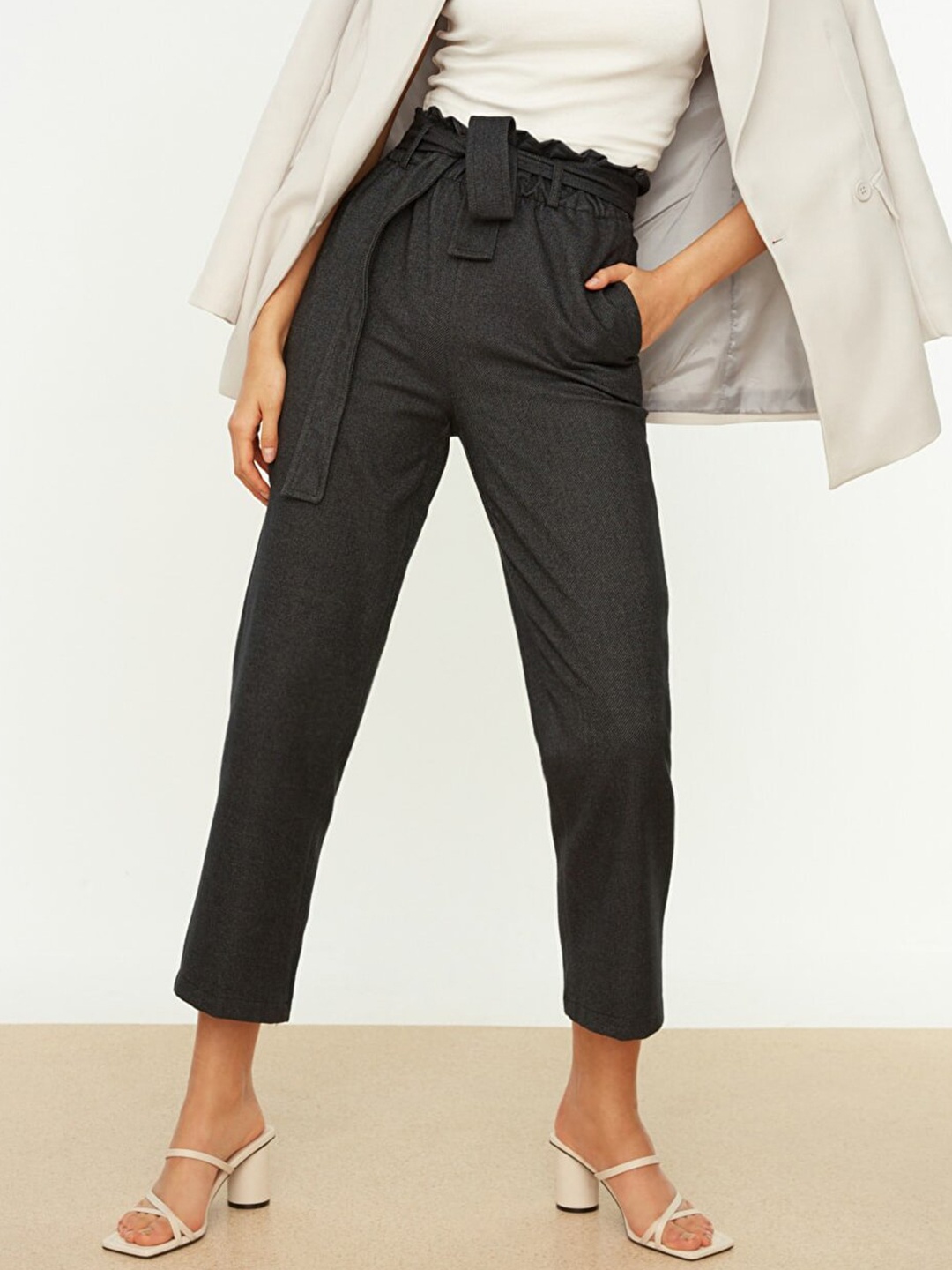 

Trendyol Women Charcoal Grey Solid Trousers