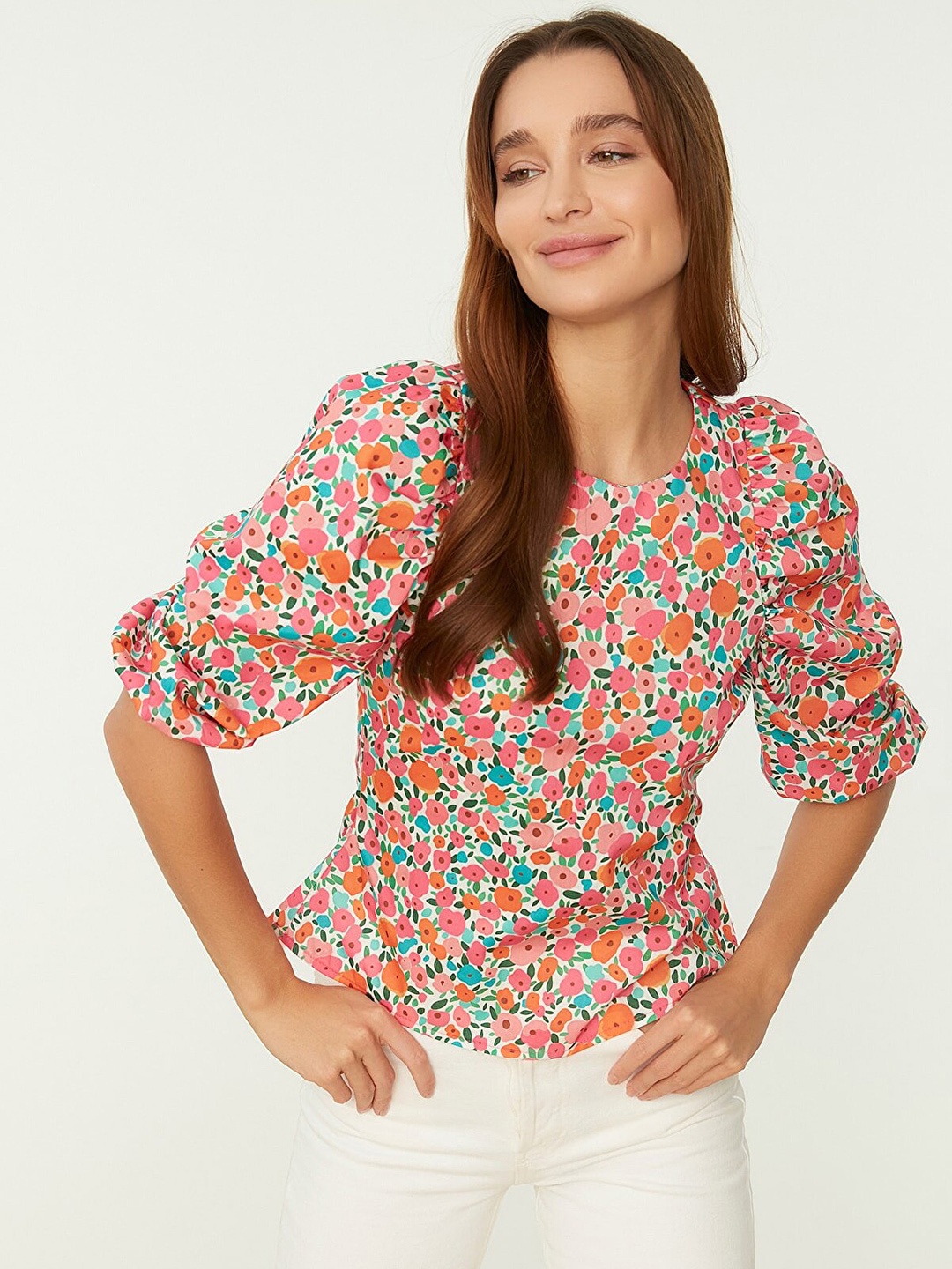 

Trendyol White & Pink Floral Print Top