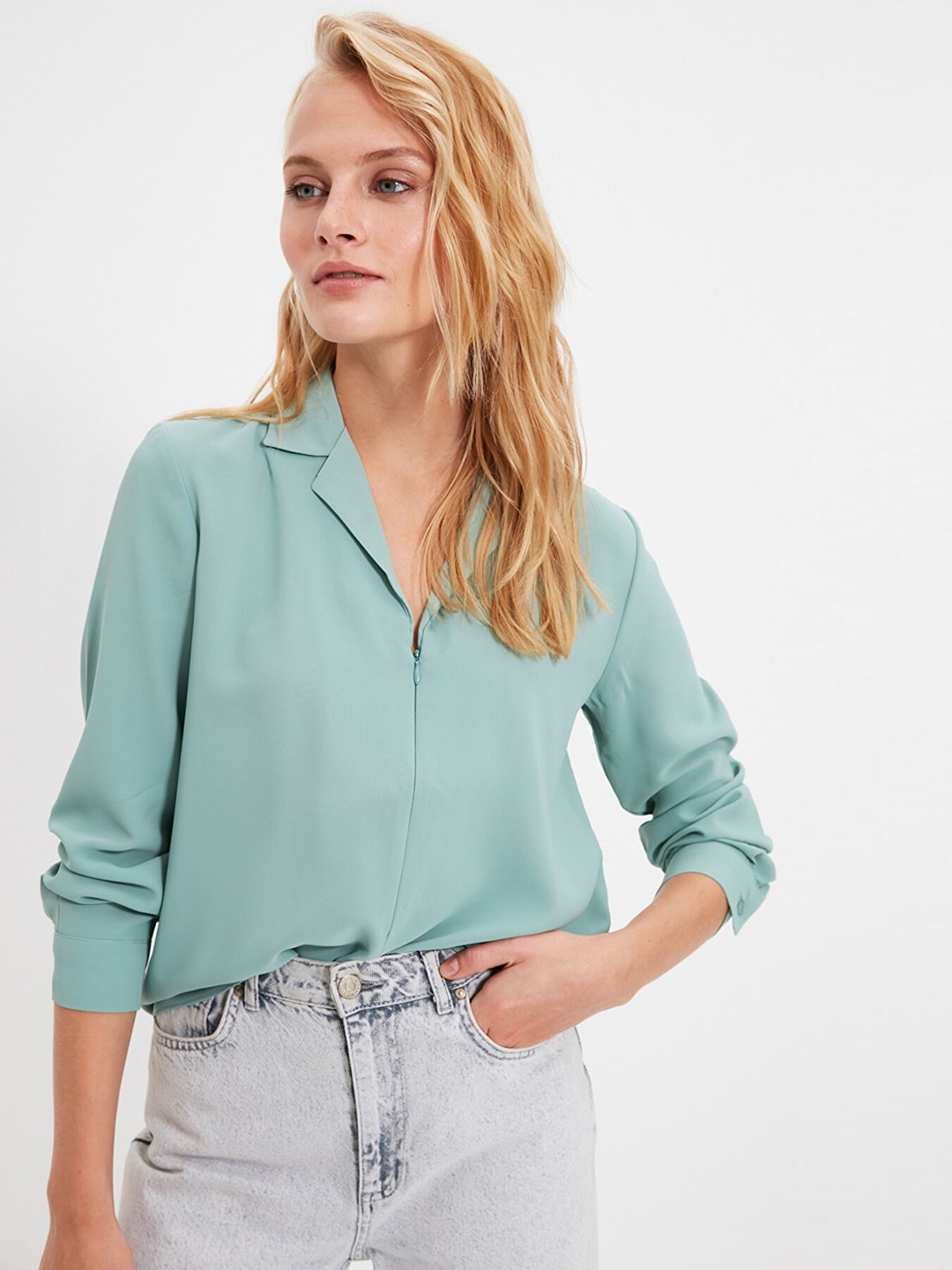 

Trendyol Women Green Solid Casual Shirt