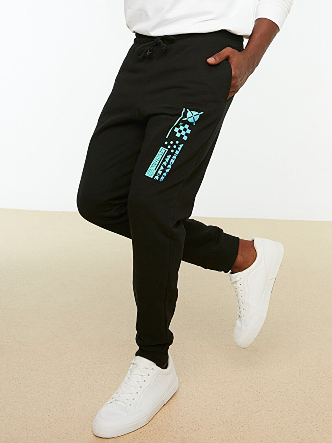 

Trendyol Men Black Pure Cotton Printed Detail Joggers