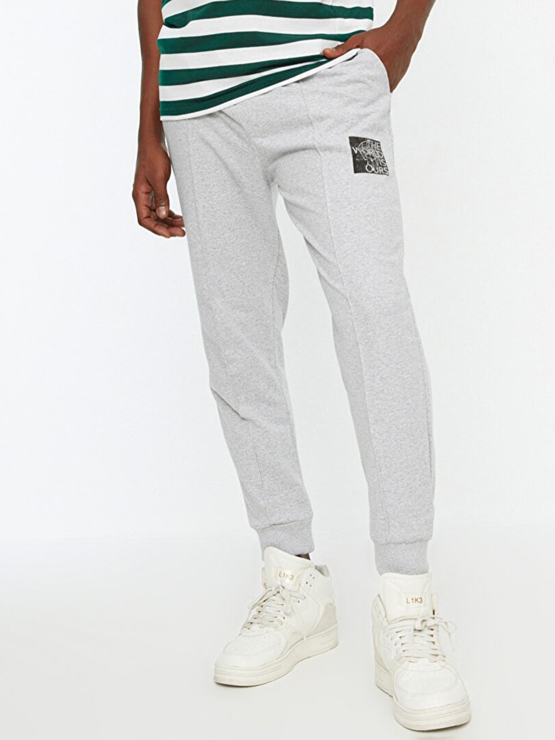

Trendyol Men Grey Melange Solid Joggers