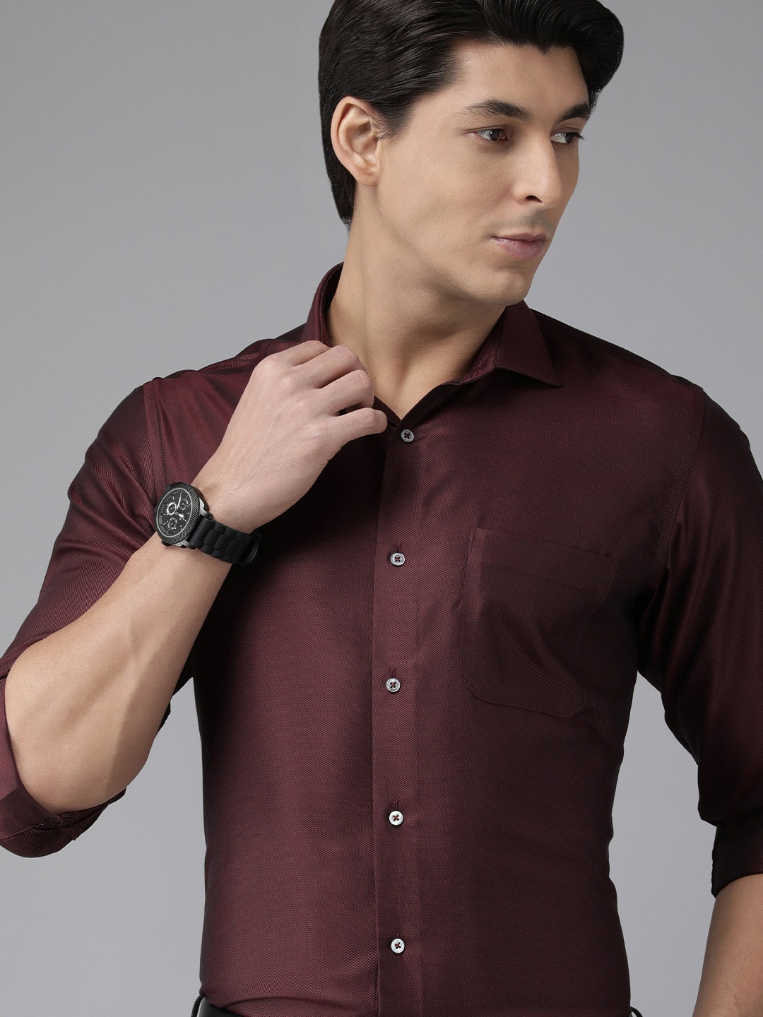 

Van Heusen Men Burgundy Self Design Custom Fit Formal Shirt