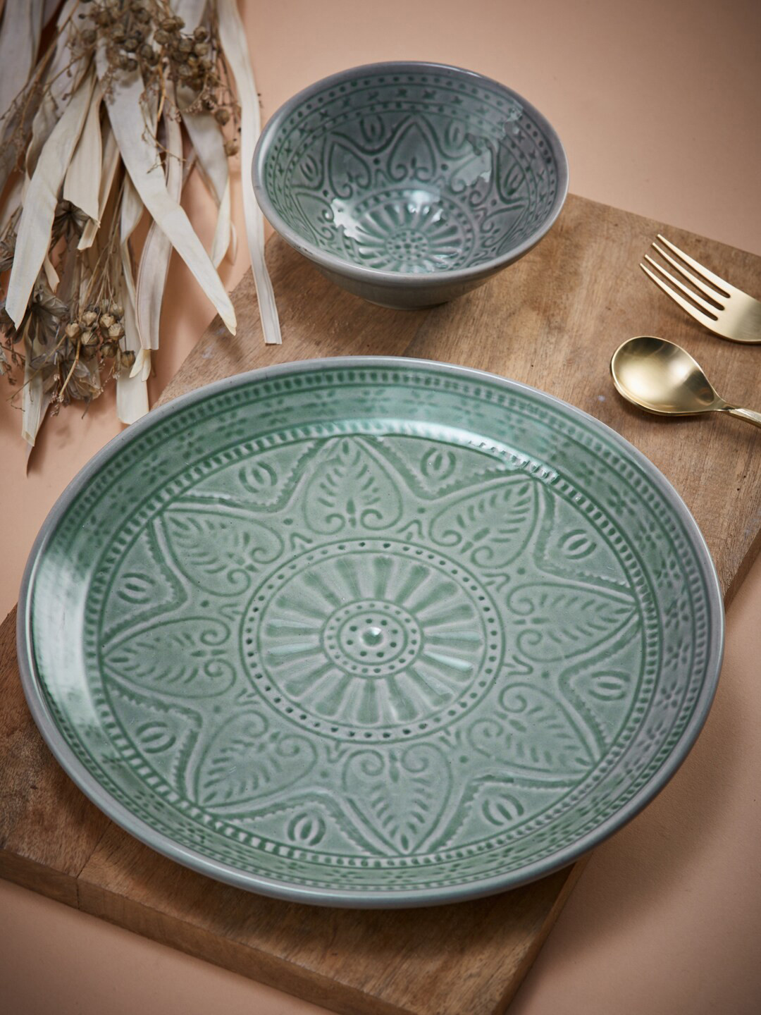 

Fabindia Green 2 Pieces of Textured Dishwasher Safe Ceramic Glossy Dinner Set