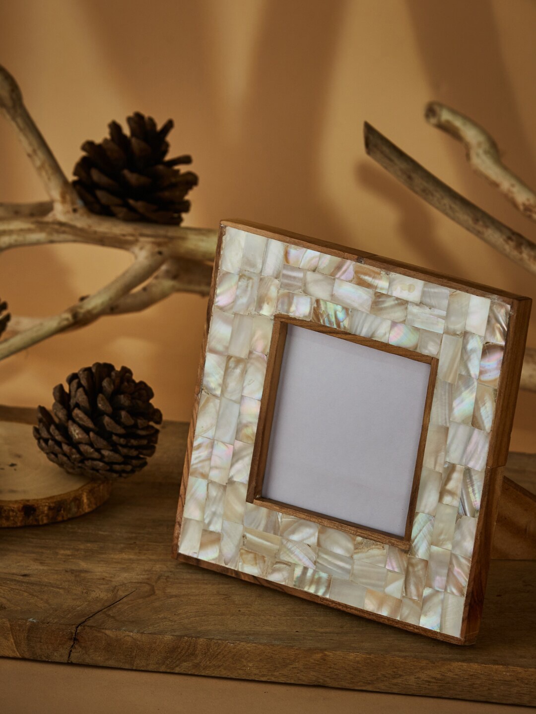

Fabindia White & Brown Wooden Table Photo Frame