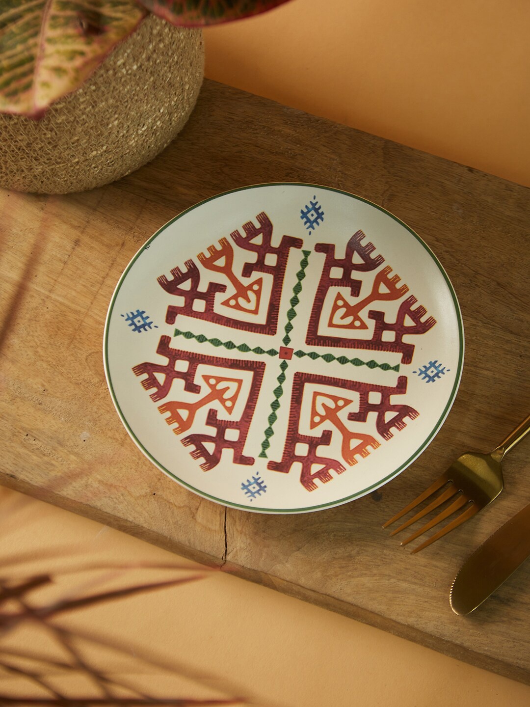 

Fabindia Multicoloured Printed Porcelain Glossy Quarter Plates, Multi