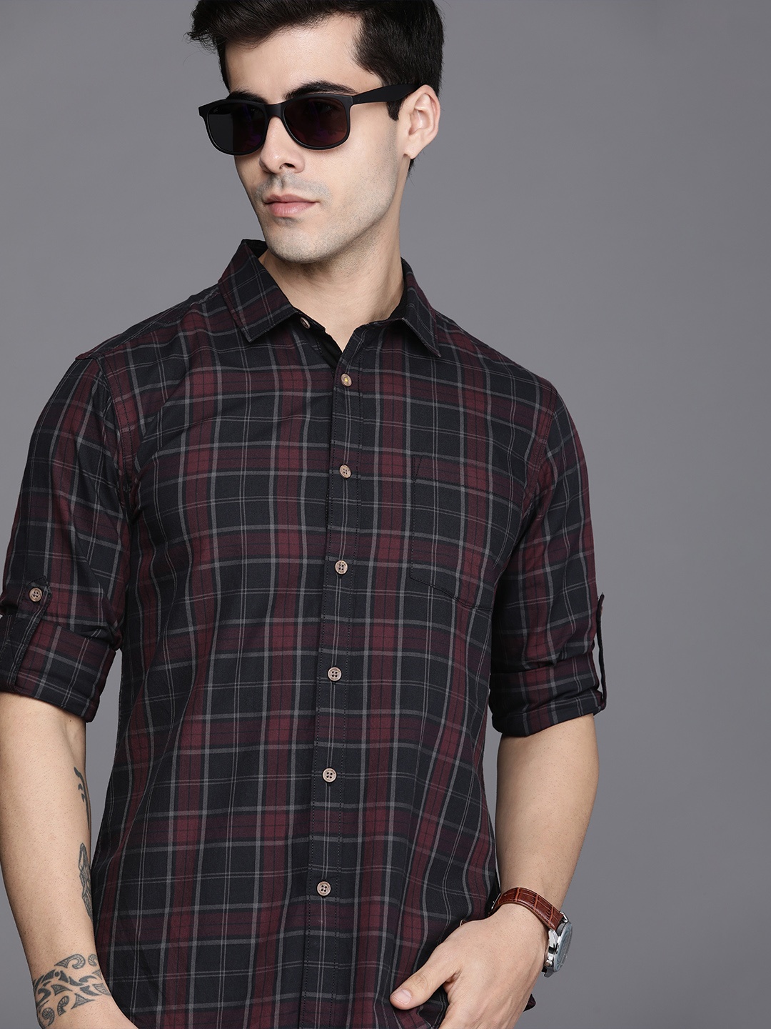 

Ducati Men Black & Maroon Slim Fit Checked Pure Cotton Casual Shirt