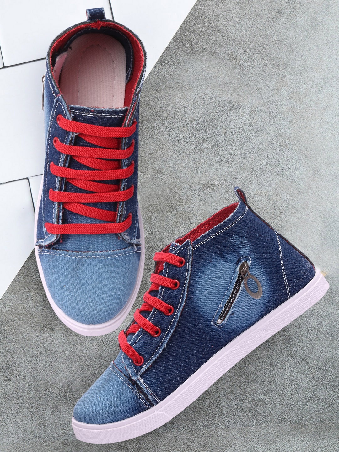

Longwalk Women Blue Sneakers