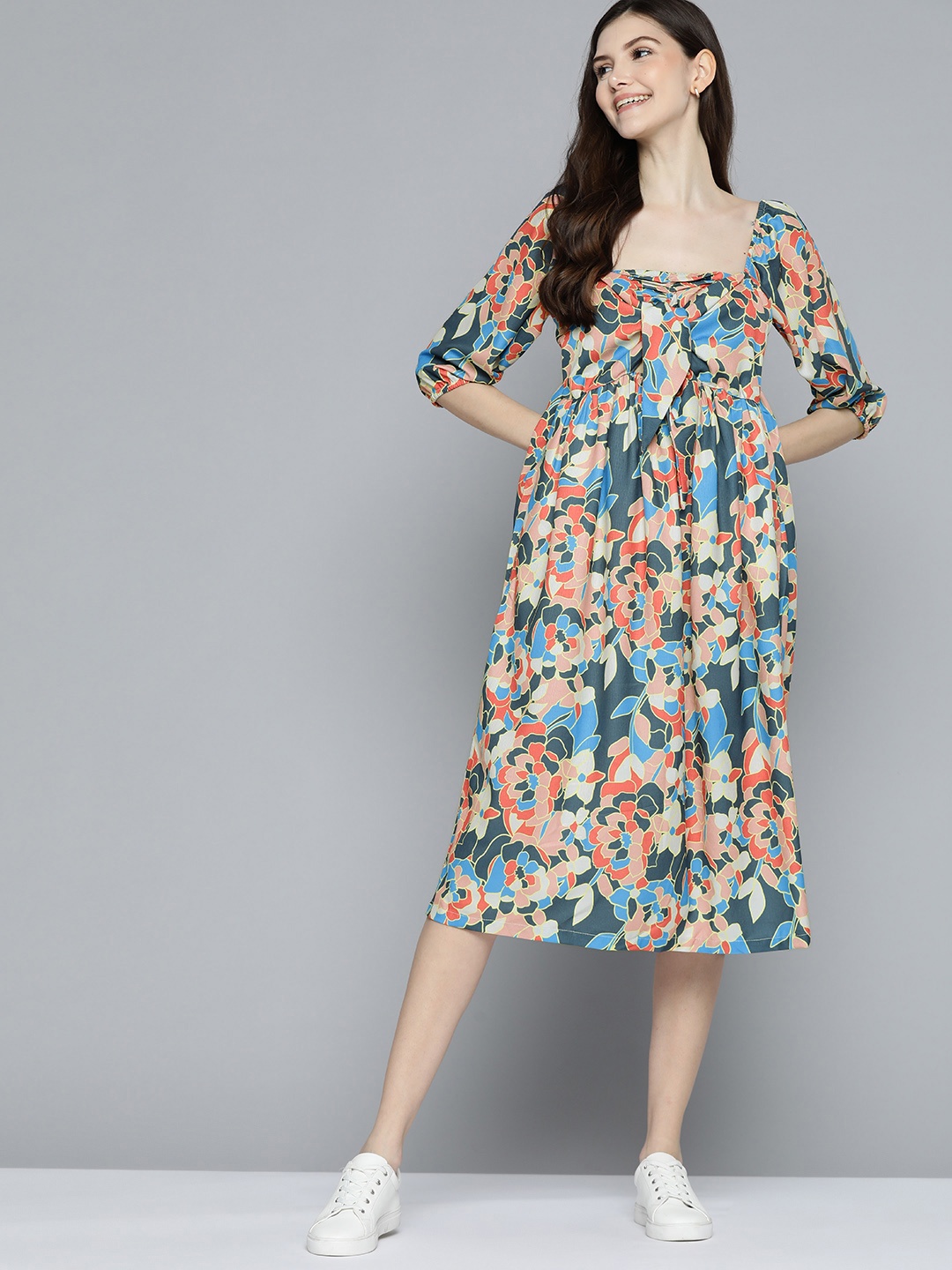 

Mast & Harbour Grey & Peach-Coloured Floral A-Line Midi Dress