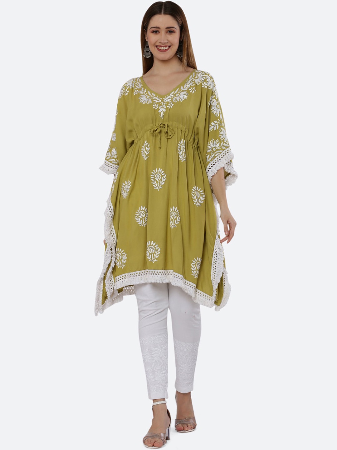 

FAWOMENT Green Ethnic Motifs Hand Embroidered Chikankari Kaftan Kurta