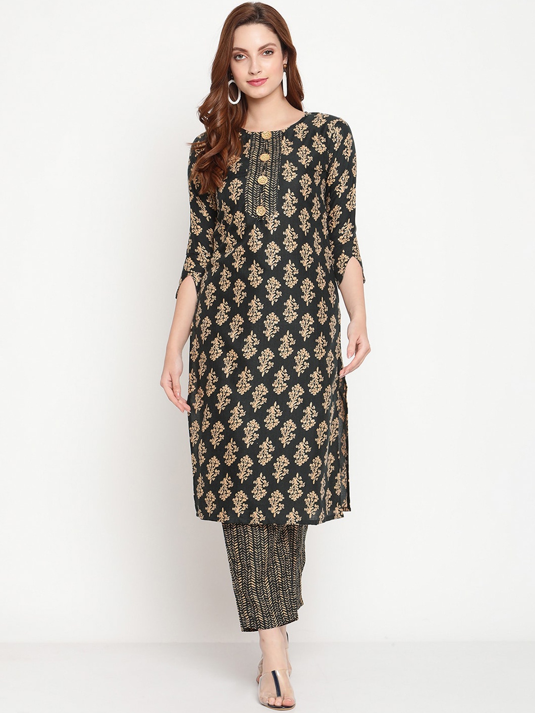 

Sugathari Green Ethnic Motifs Printed Kurta with Trousers