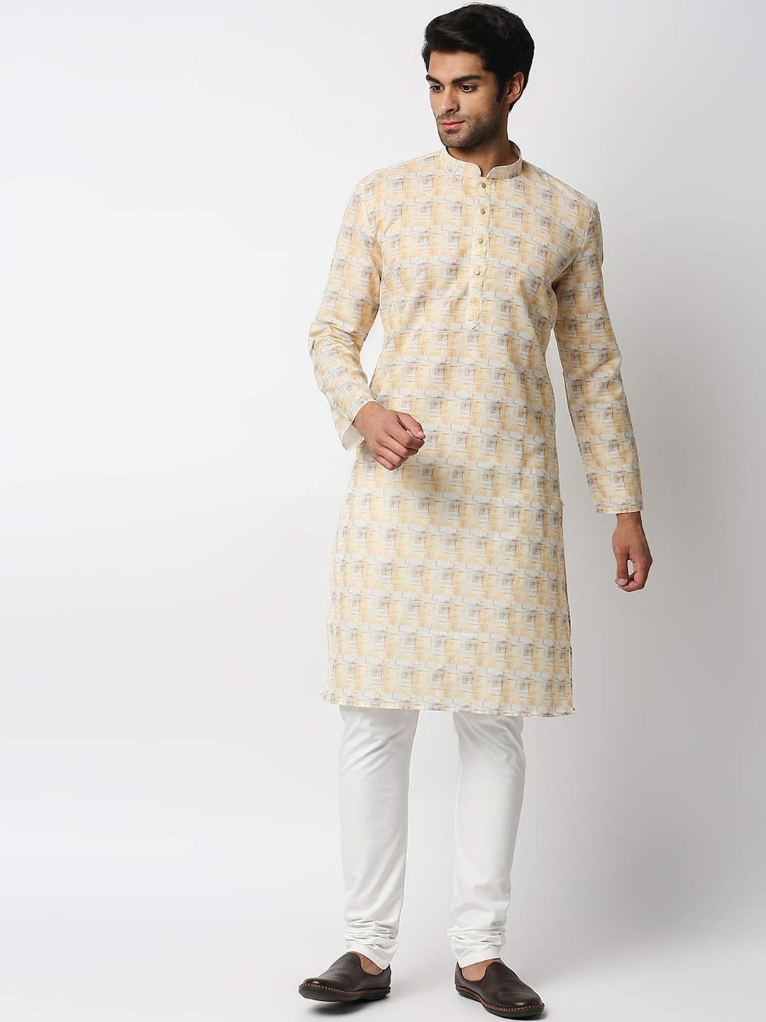 

MEWAR Men Beige Ethnic Motifs Printed Kurta with Churidar