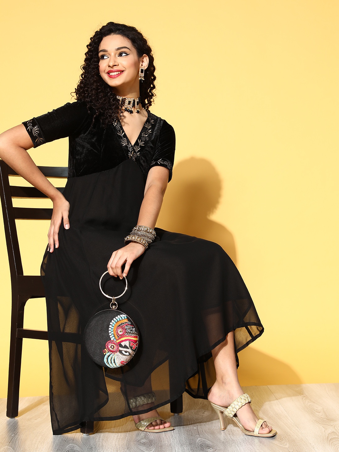 

Shae by SASSAFRAS Black & Golden Embroidered Detail Midi Dress