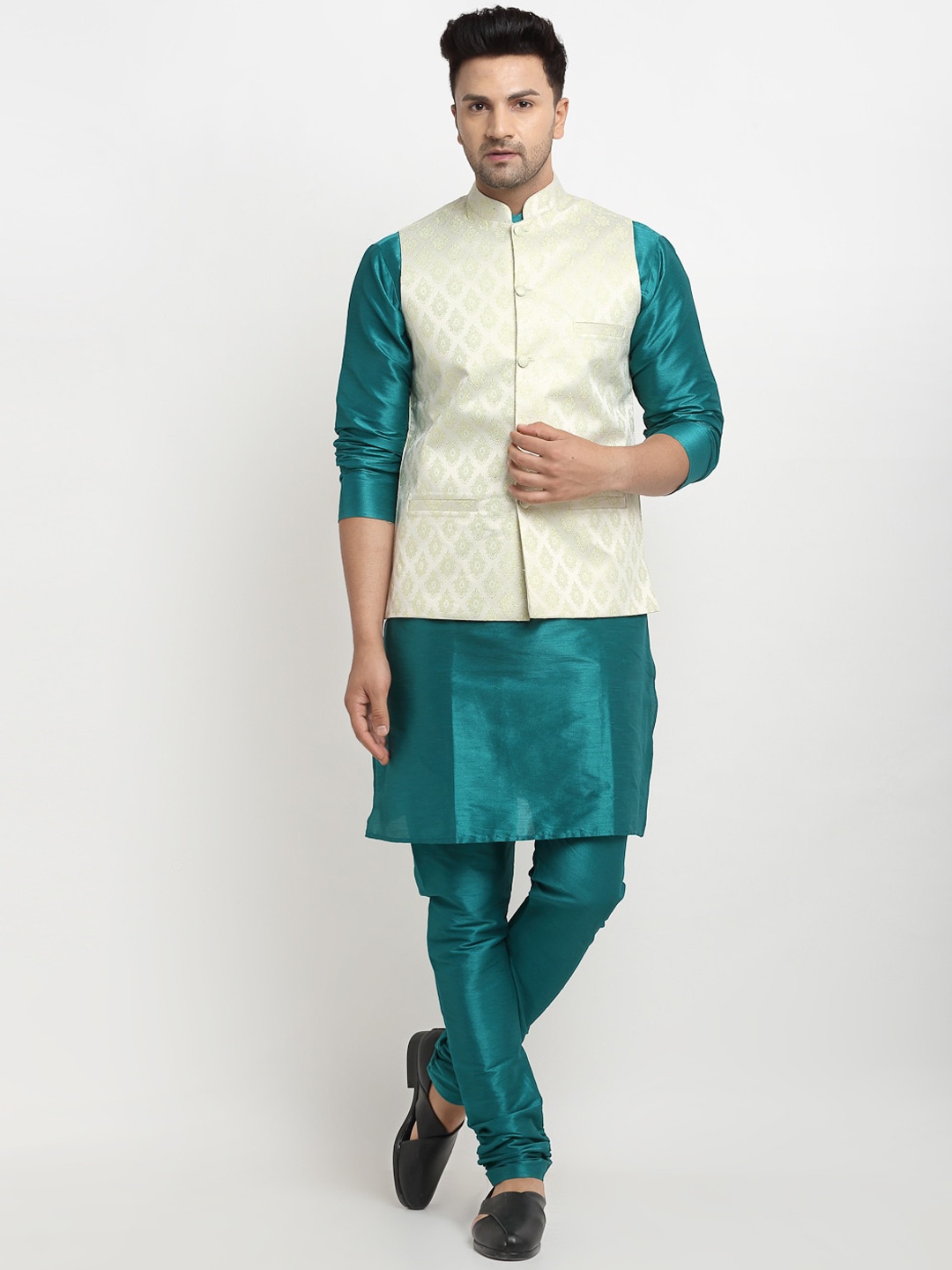 

Kaifoo Men Green Solid Kurta With Churidar & Nehru Jacket