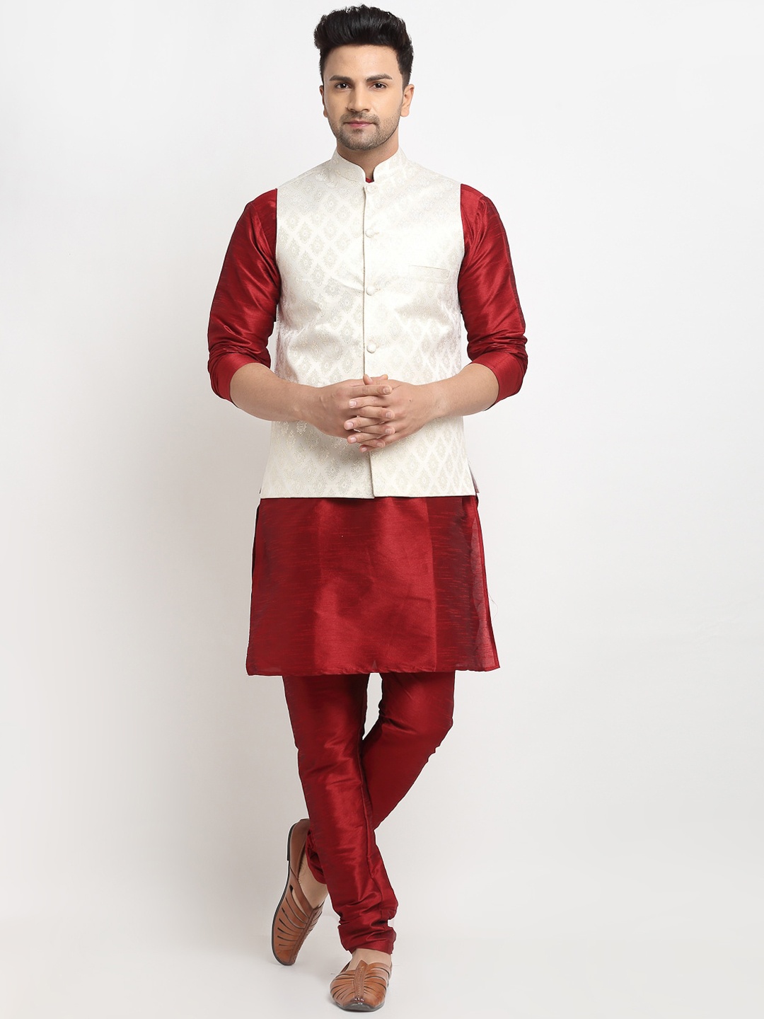 

Kaifoo Men Maroon Solid Kurta With Churidar & Nehru Jacket