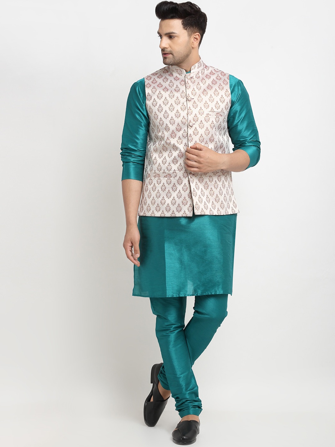 

Kaifoo Men Teal Solid Kurta With Churidar & Nehru Jacket