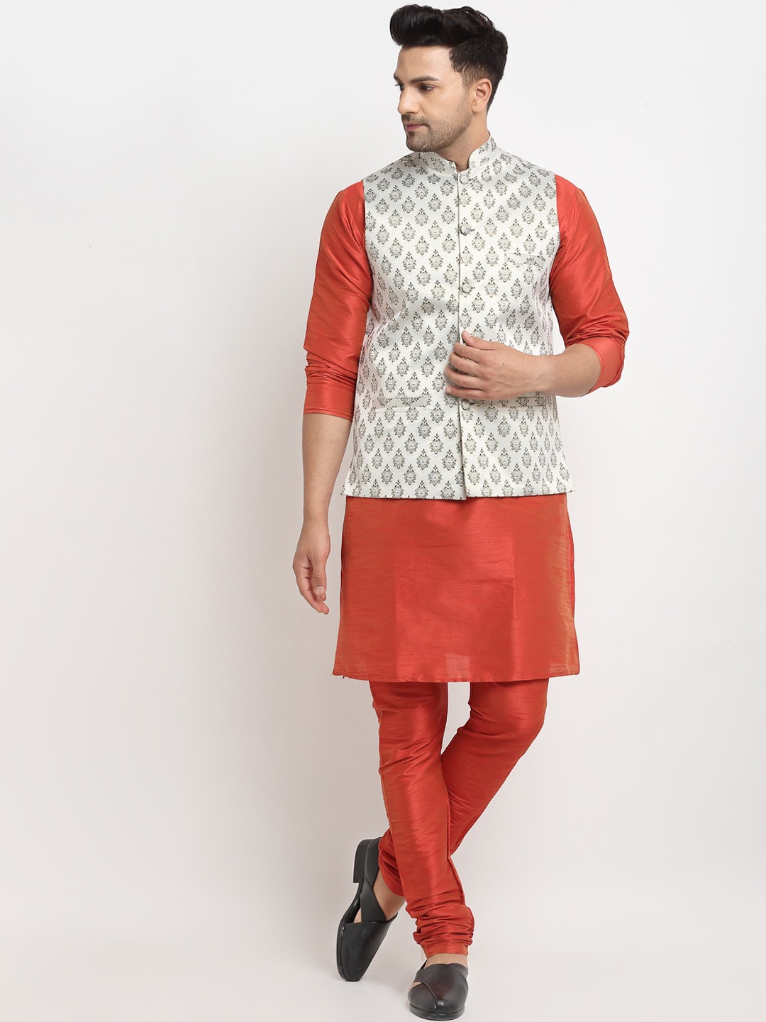 

Kaifoo Men Orange Solid Kurta With Churidar & Nehru Jacket