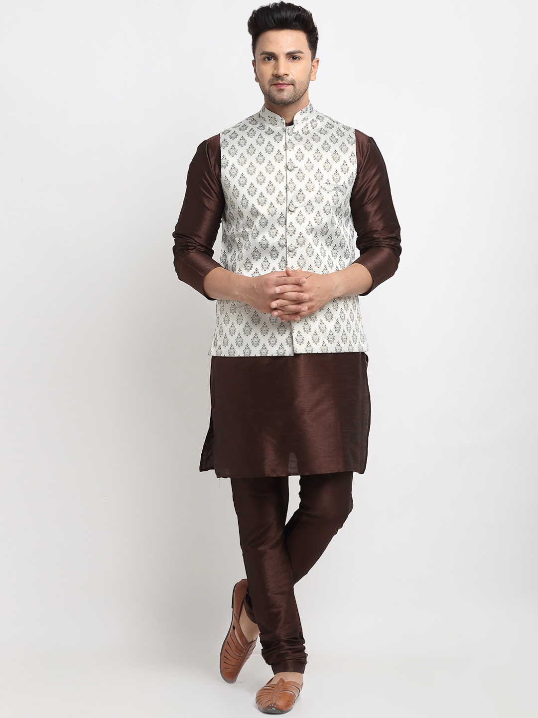 

Kaifoo Men Brown Solid Kurta With Churidar & Nehru Jacket