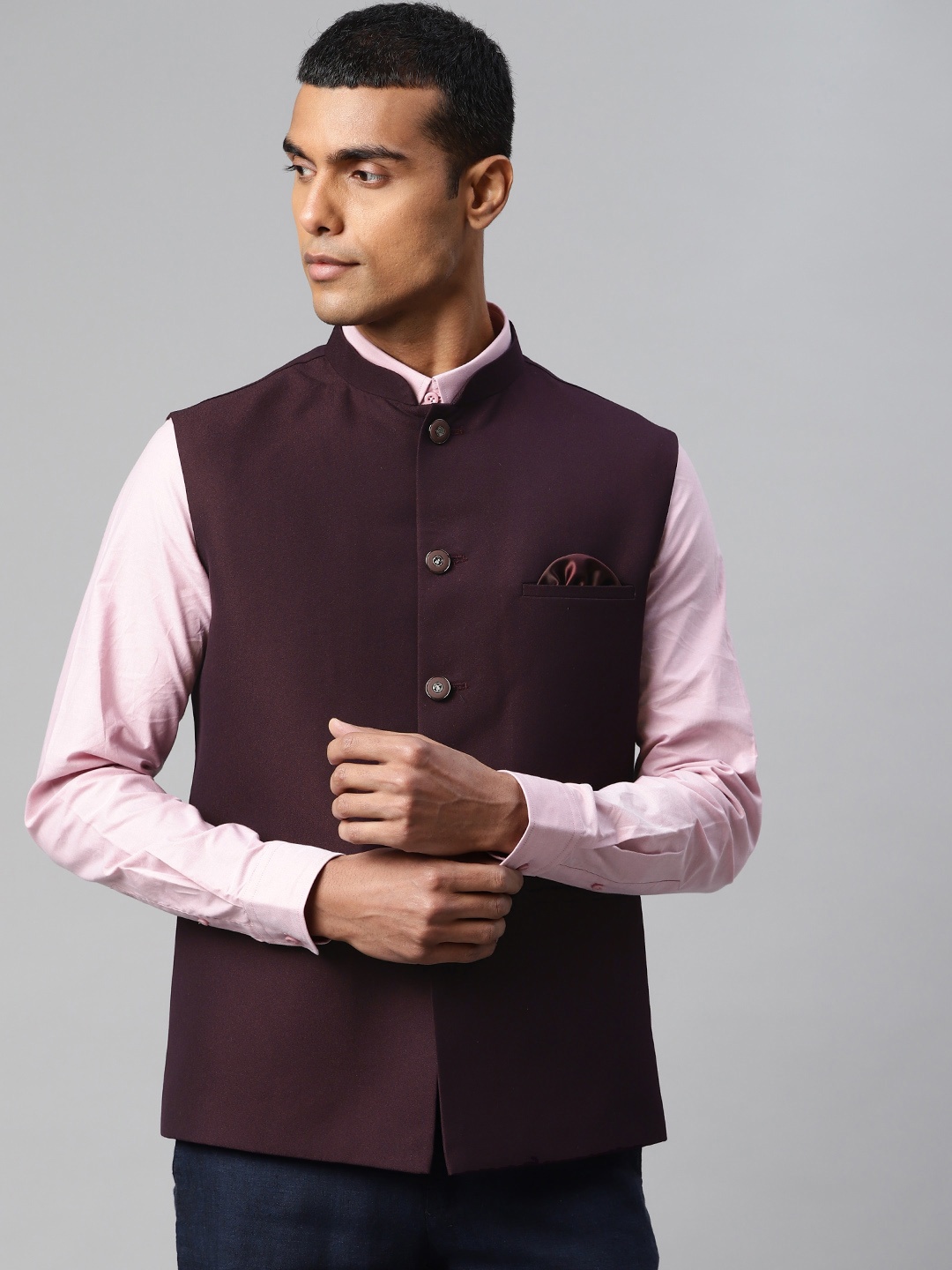 

ESSAS club Men Purple Solid Nehru Jacket with Pocket Square