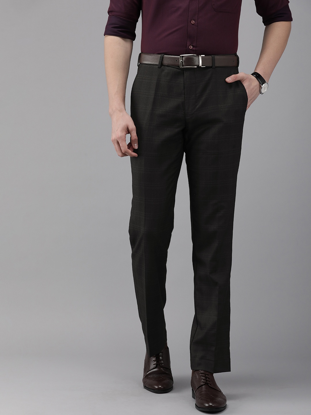 

Park Avenue Men Black & Brown Checked Smart Fit Formal Pleated Trousers