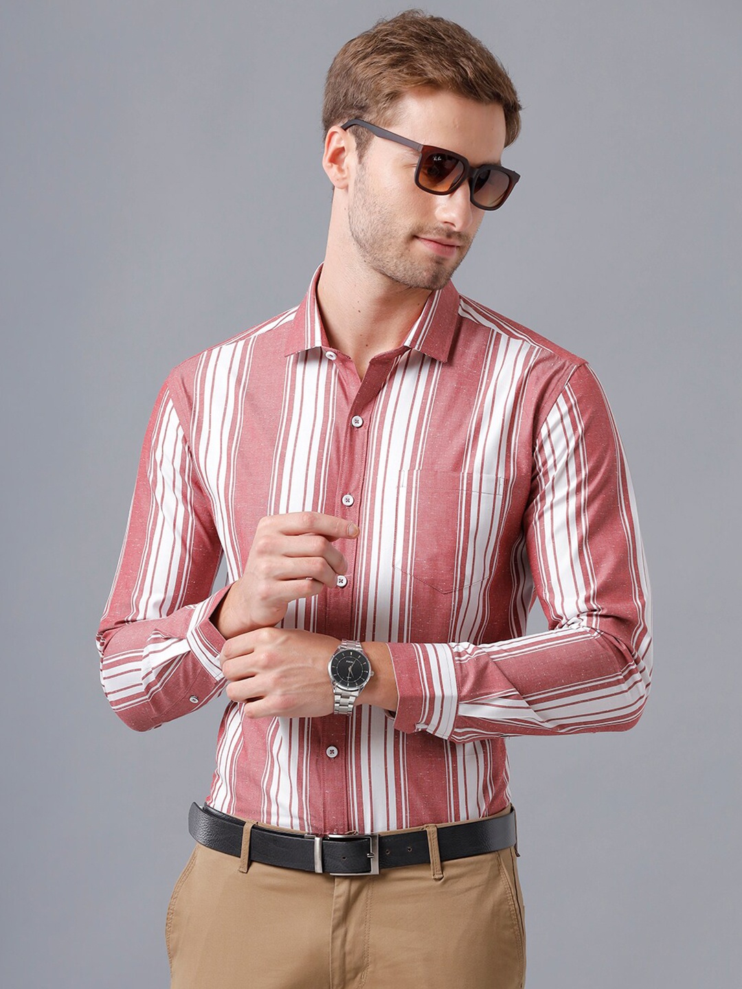 

YOVISH Men Red Smart Slim Fit Striped Semiformal Shirt