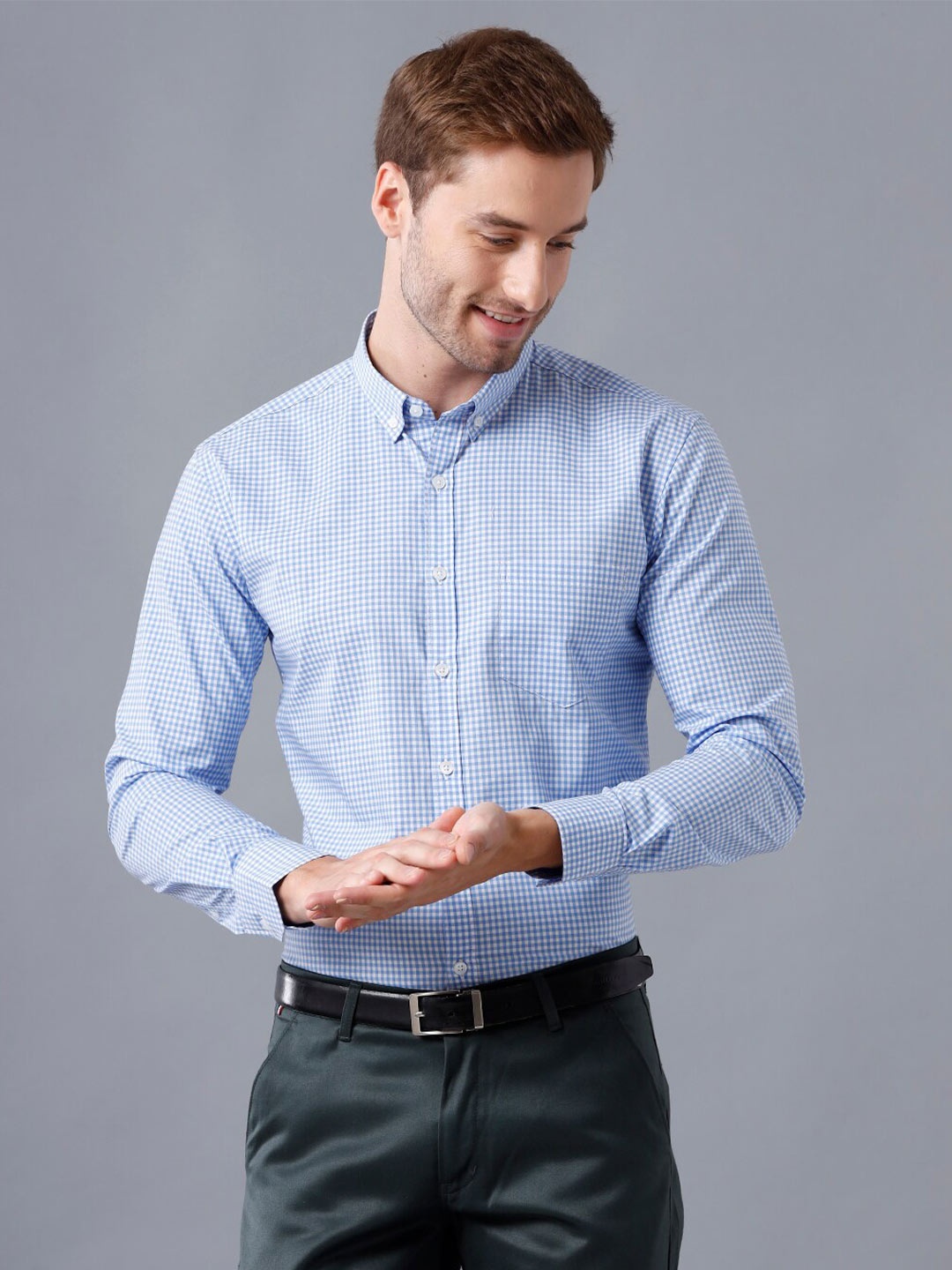 

YOVISH Men Blue Smart Slim Fit Checked Semiformal Shirt