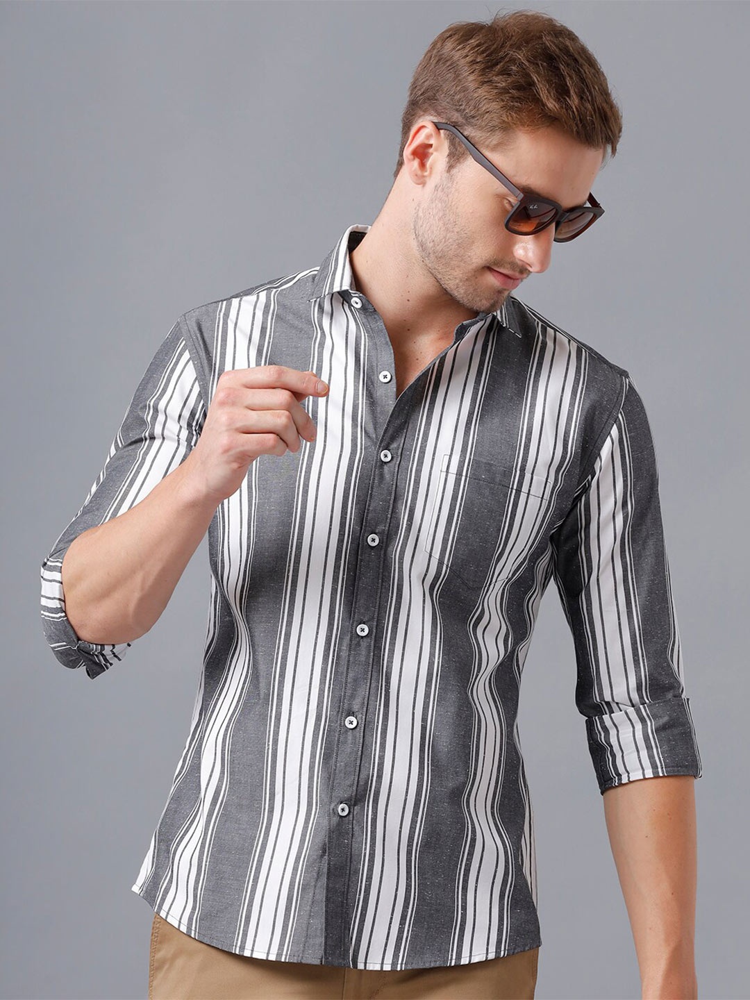 

YOVISH Men Grey Smart Slim Fit Striped Cotton Semiformal Shirt