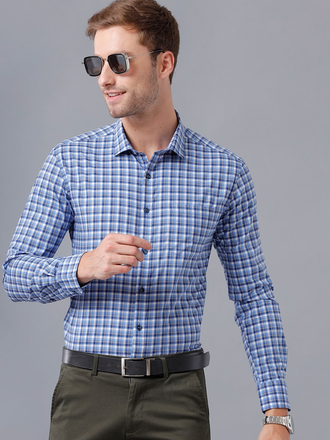 

YOVISH Men Blue Smart Slim Fit Checked Semiformal Shirt