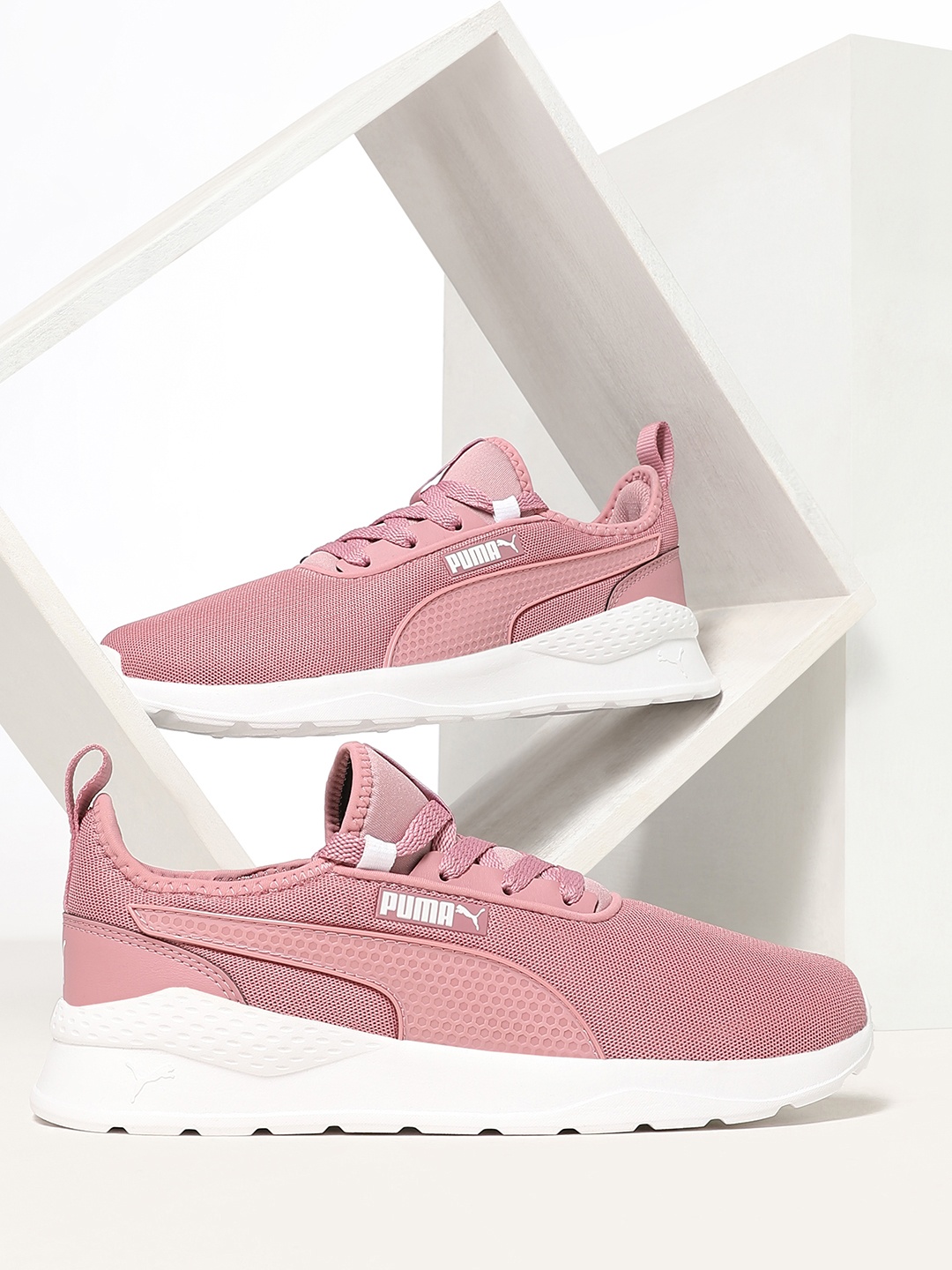 

Puma Women Pink Lace-Up Textile Sneakers