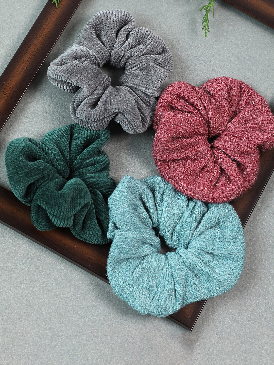 

SOHI Women Black & Blue Set of 4 Ponytail Holders