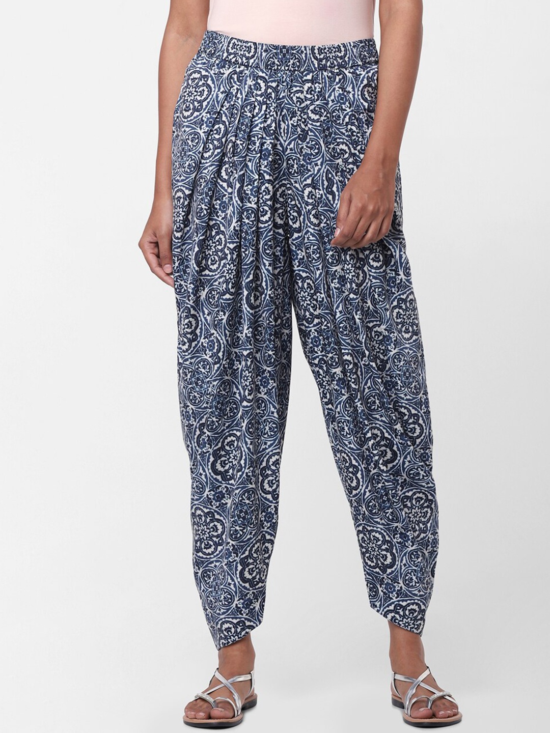 

Naari Women Blue & White Printed Dhoti