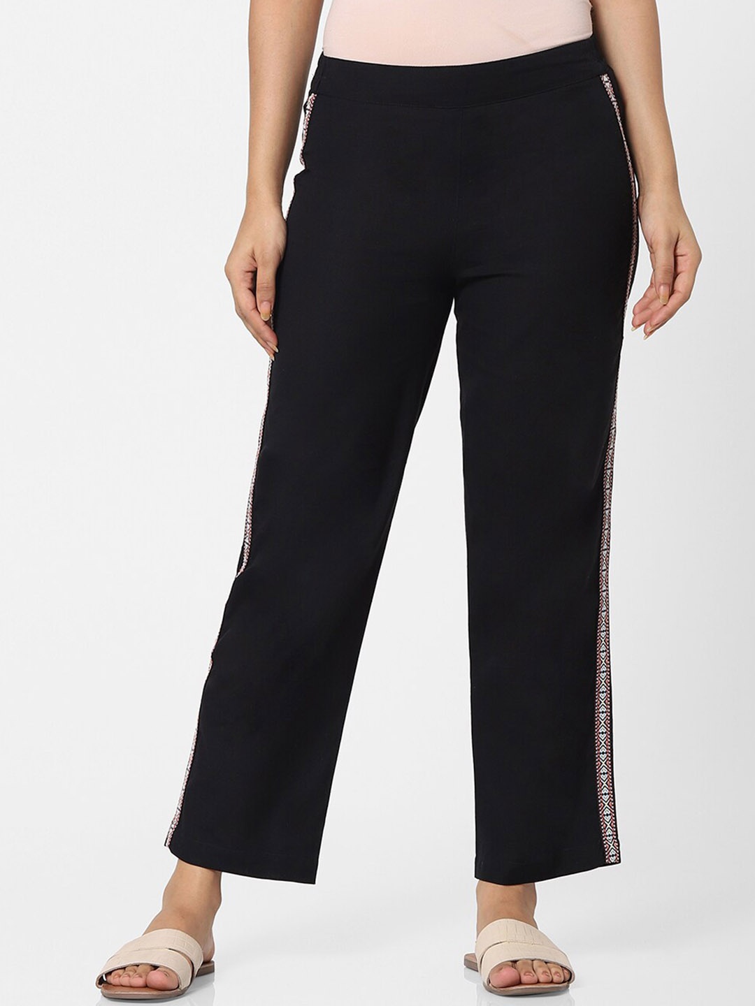 

Naari Women Black Solid Harem Pants