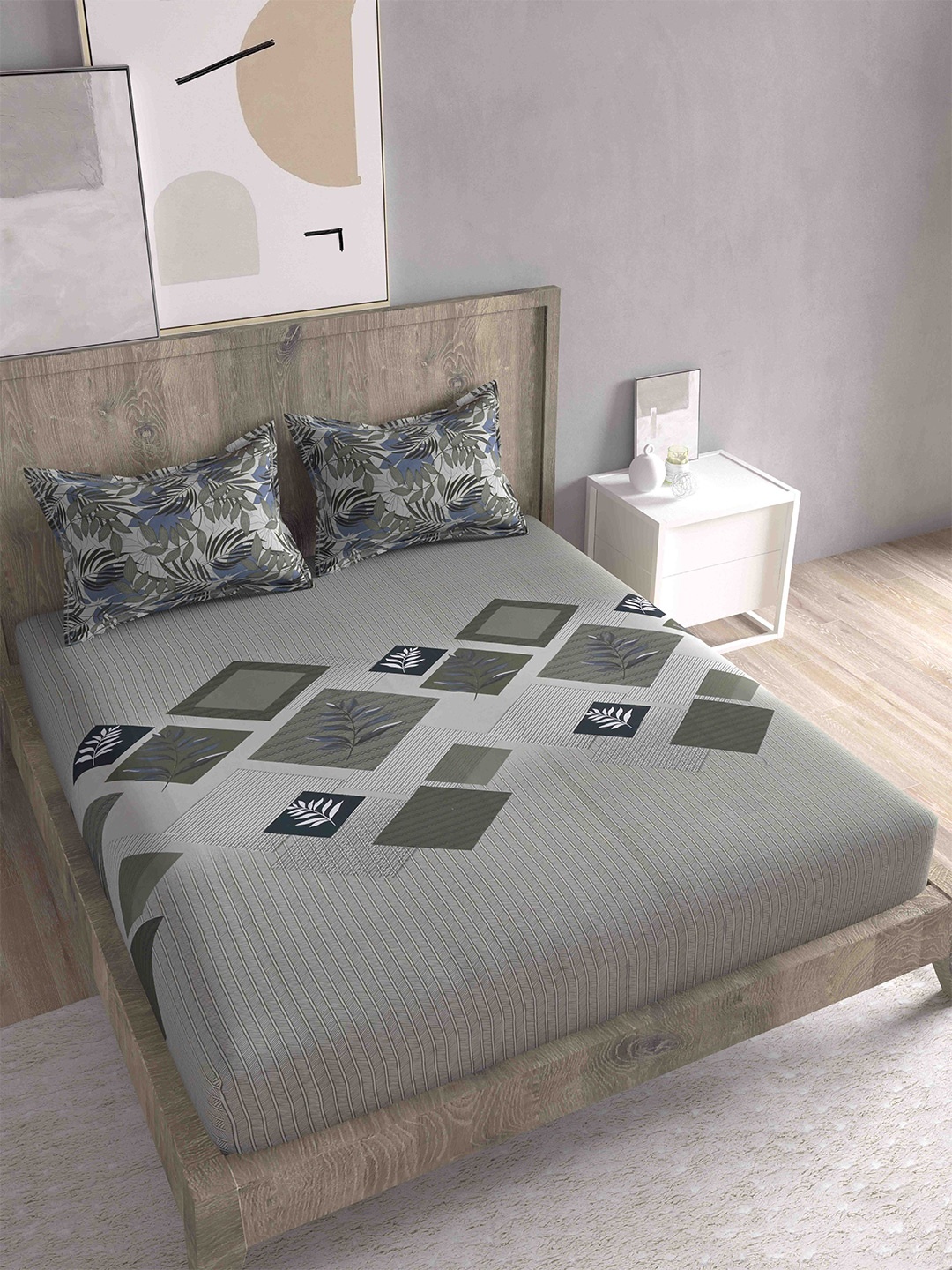 

Spangle Cream-Coloured & Grey Geometric 260 TC King Bedsheet with 2 Pillow Covers