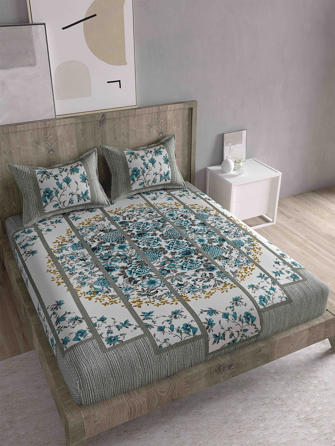 

Spangle Green & White Floral 260 TC Cotton King Bedsheet with 2 Pillow Covers