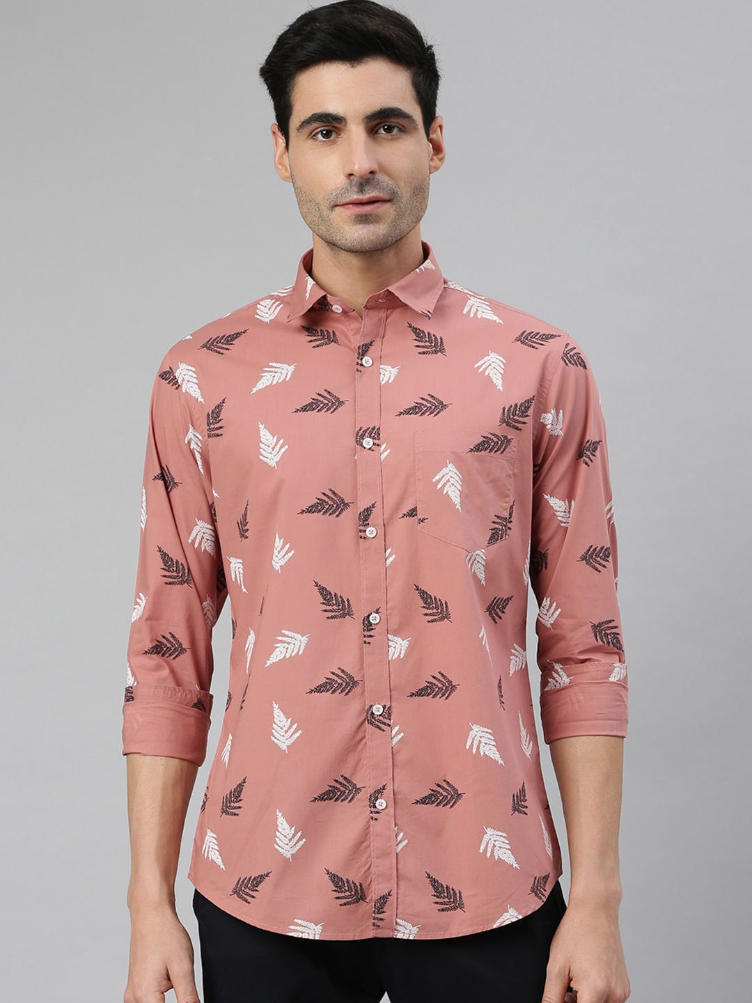 

MR BUTTON Men Peach-Coloured Smart Slim Fit Floral Printed Cotton Casual Shirt