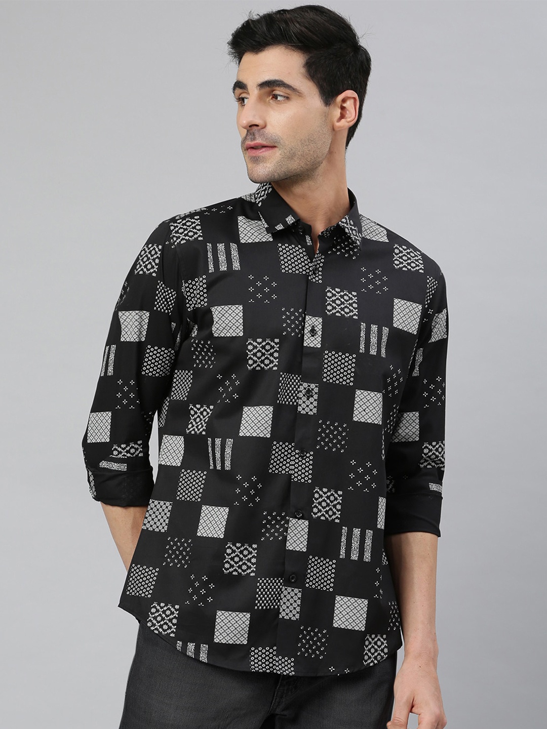 

MR BUTTON Men Black Smart Slim Fit Printed Cotton Casual Shirt