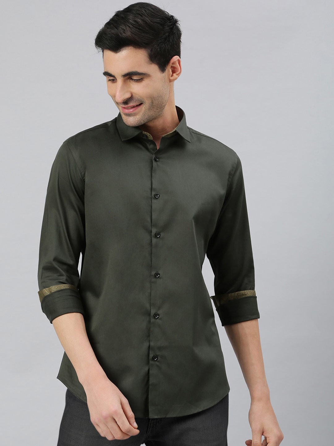 

MR BUTTON Men Olive Green Smart Slim Fit Casual Shirt