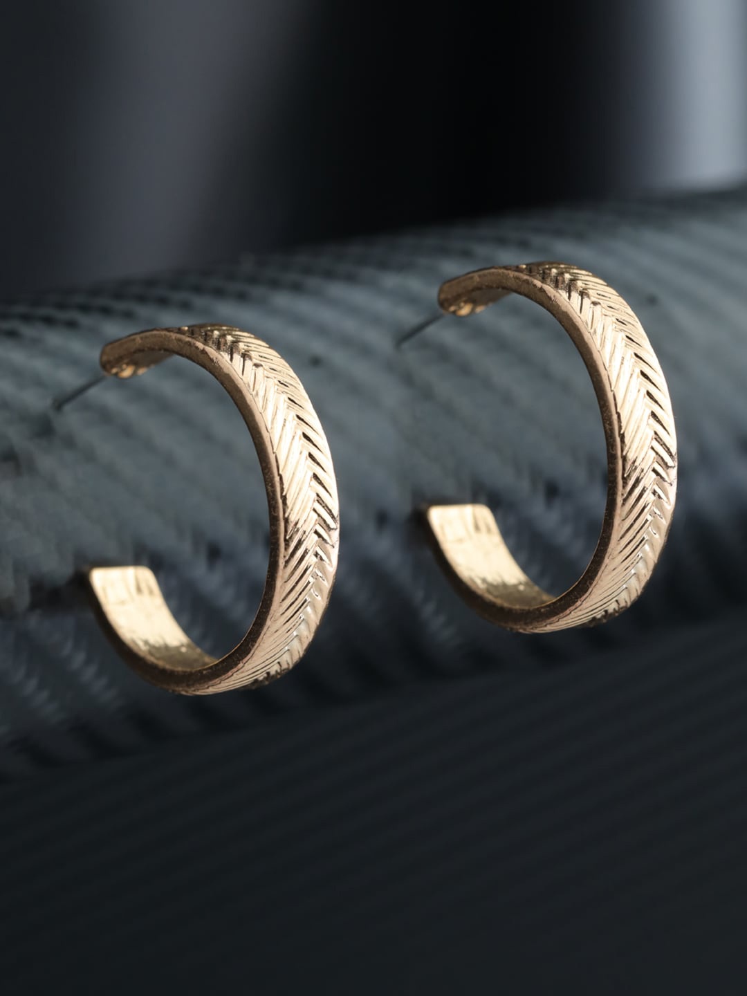 

Priyaasi Rose Gold-Plated Contemporary Half Hoop Earrings