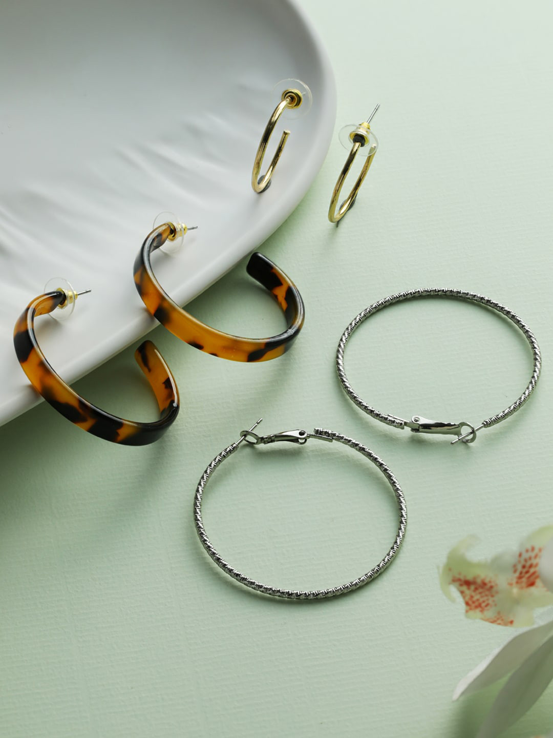 

Priyaasi Set of 3 Silver-Toned & Gold-Toned Contemporary Hoop Earrings