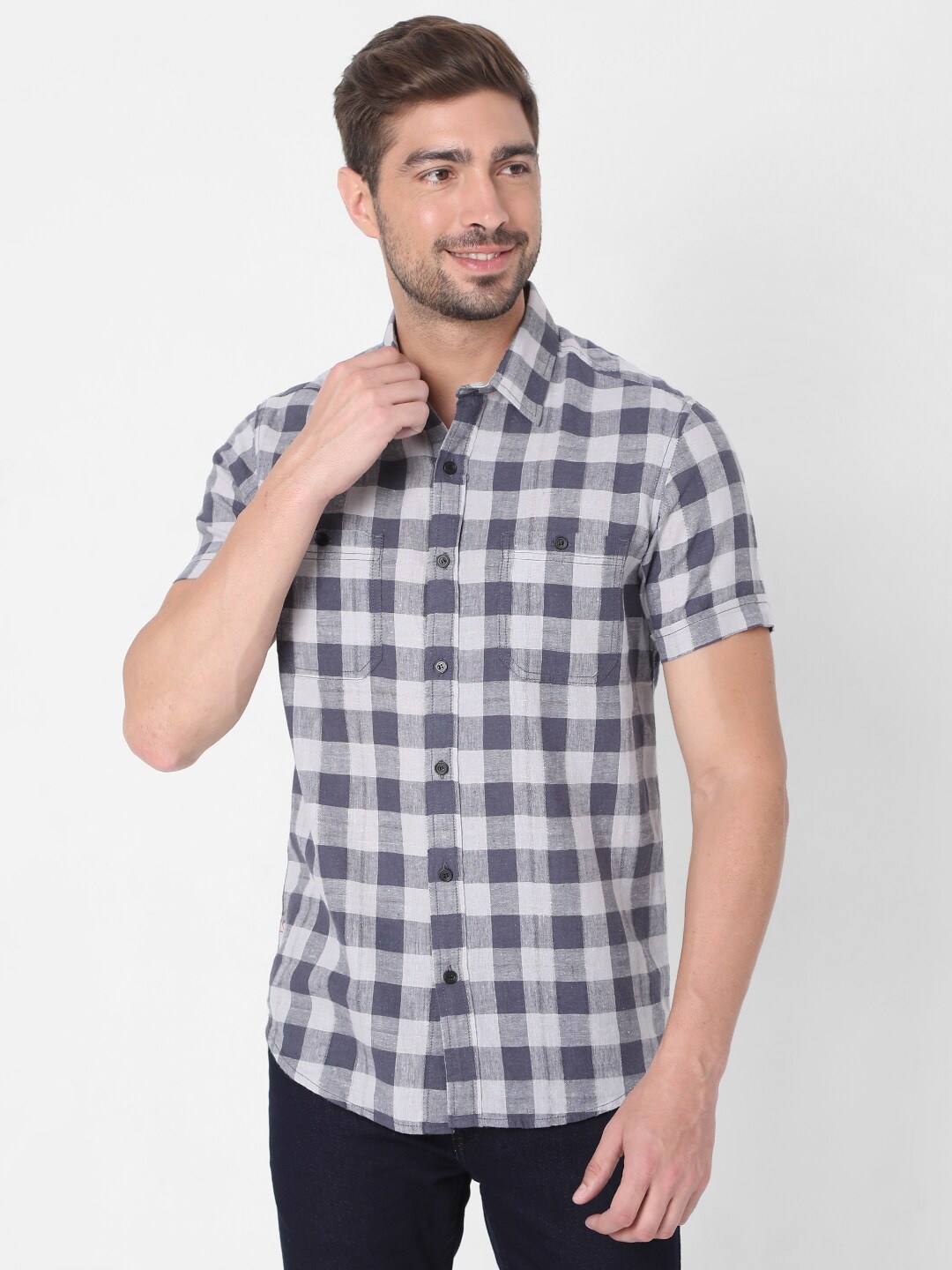

Mufti Men Grey Slim Fit Buffalo Checks Checked Casual Shirt