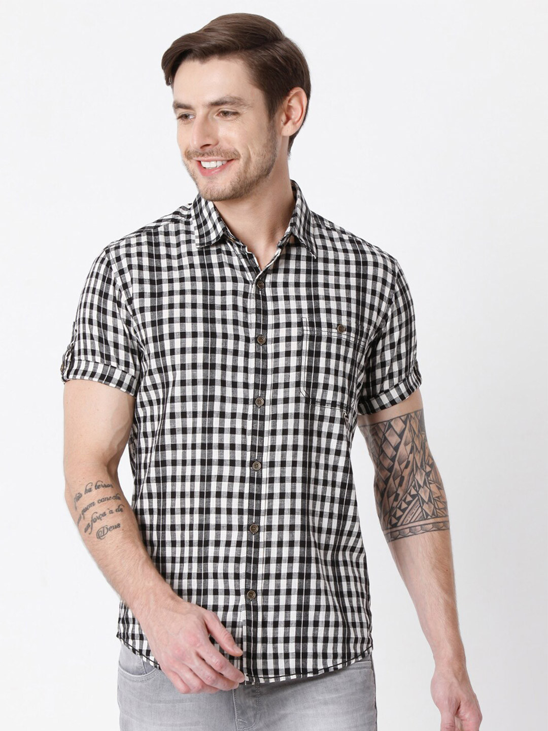 

Mufti Men Black & White Slim Fit Gingham Checks Checked Pure Cotton Casual Shirt