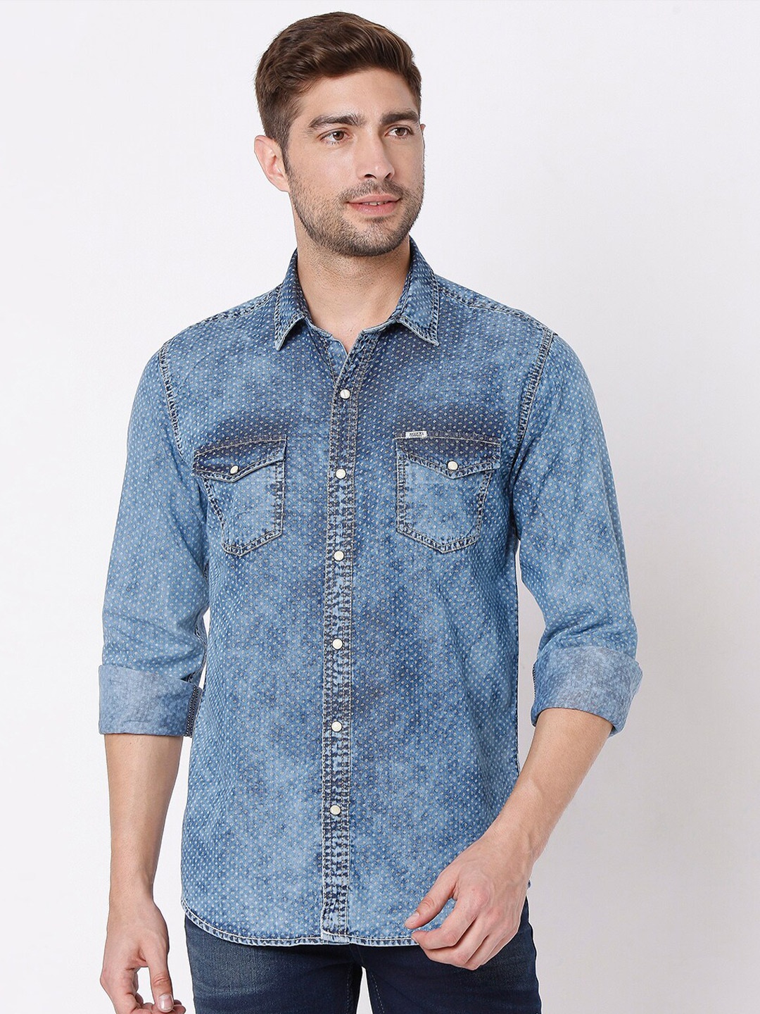 

Mufti Men Navy Blue Slim Fit Faded Cotton Casual Shirt
