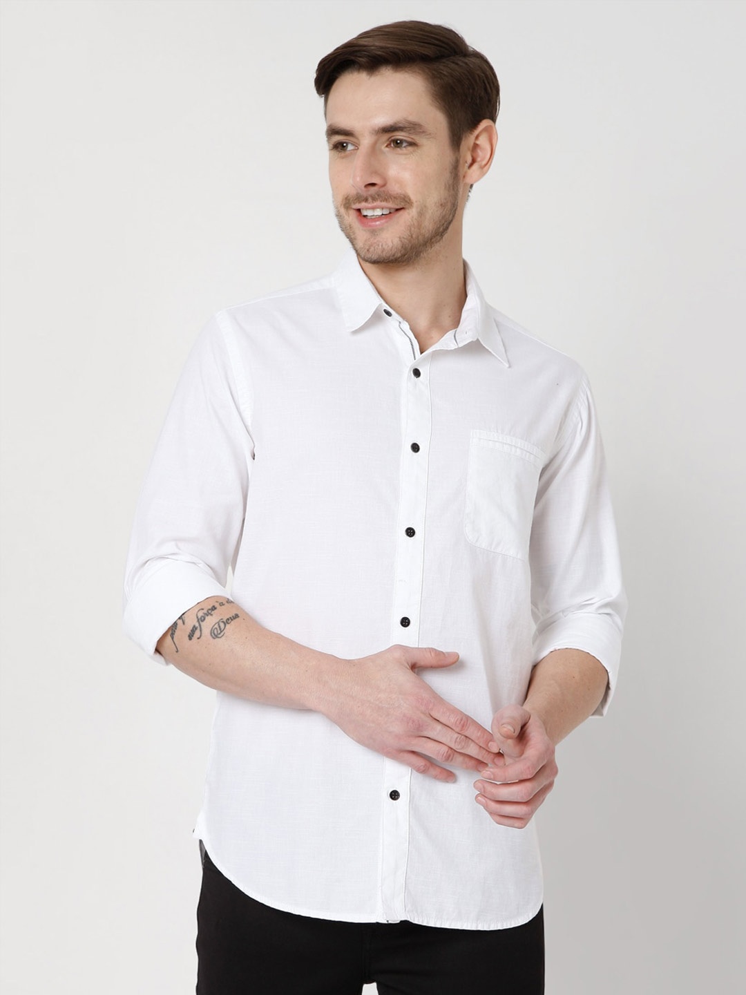 

Mufti Men White Slim Fit Pure Cotton Casual Shirt