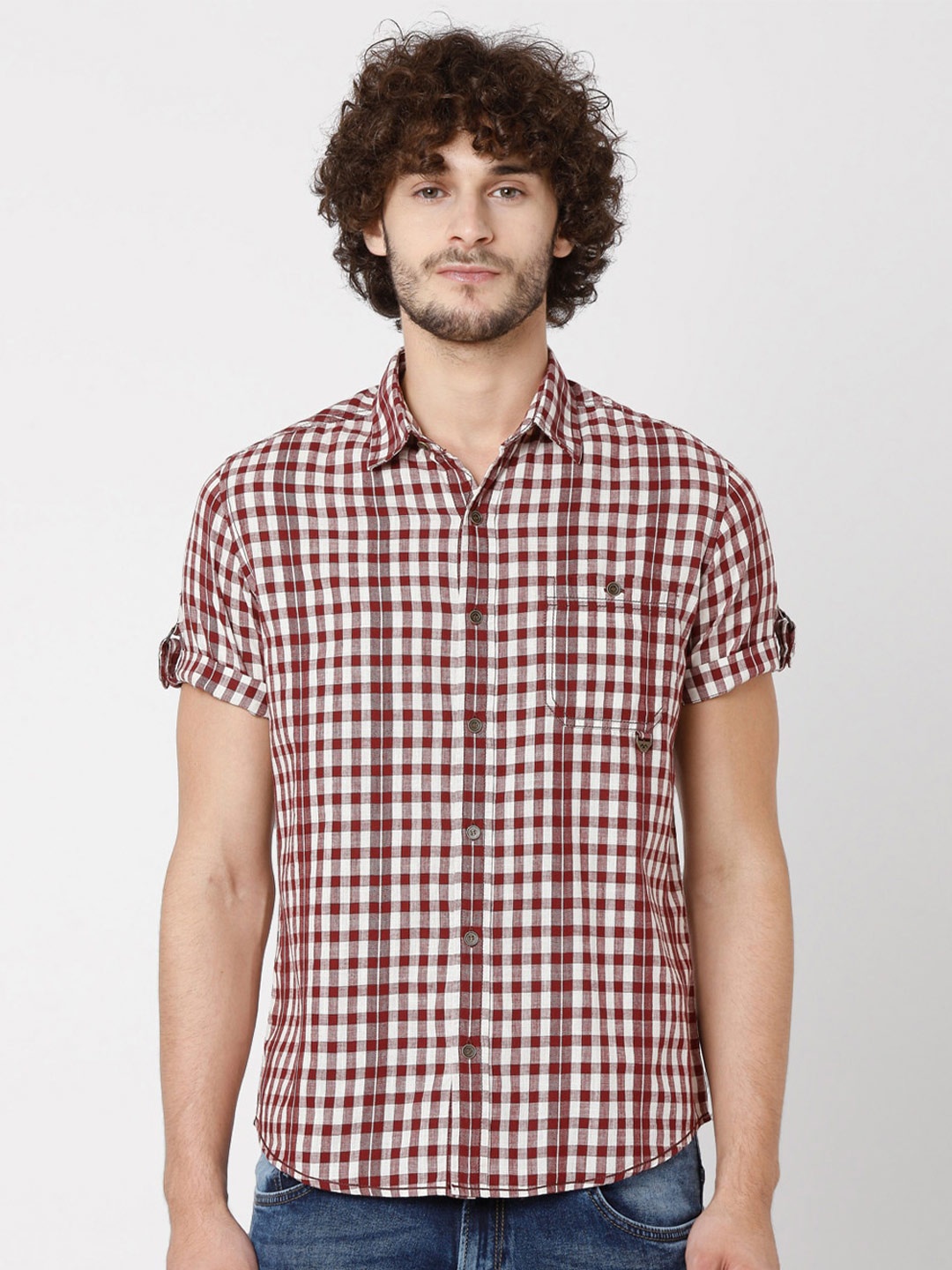 

Mufti Men Maroon & White Slim Fit Checked Pure Cotton Casual Shirt