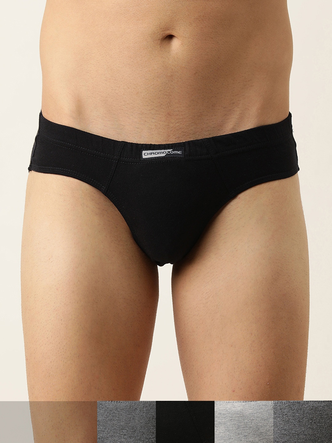 

Chromozome Men Pack of 5 Solid Pure Cotton Basic Briefs 8902733545013, Black