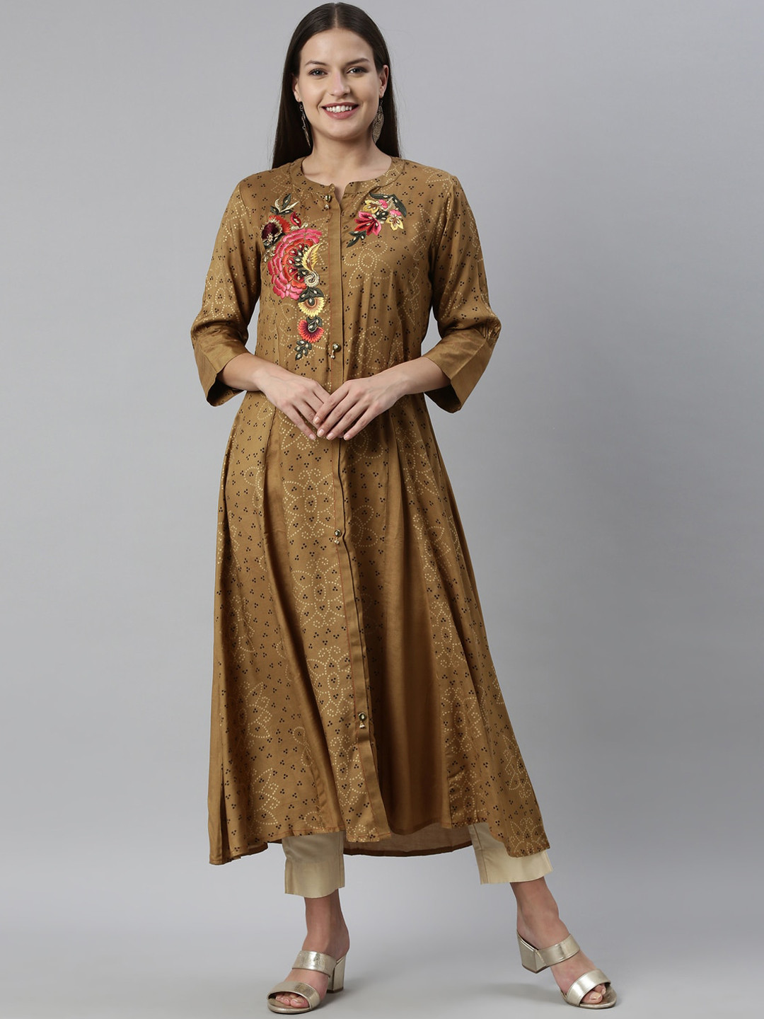 

Neerus Women Brown Floral Embroidered Kurta