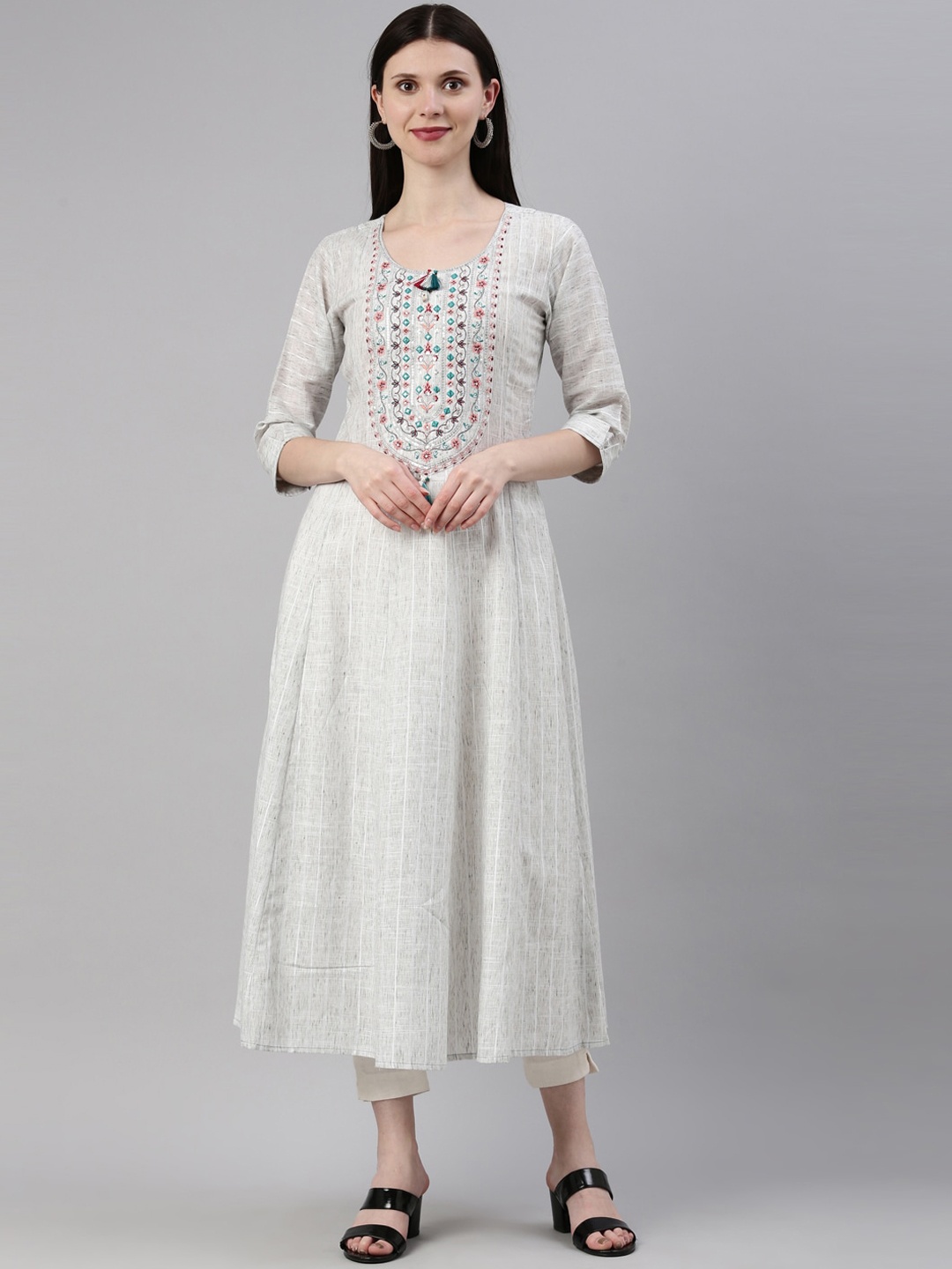 

Neerus Grey Ethnic Motifs Embroidered Pure Cotton Thread Work Kurta