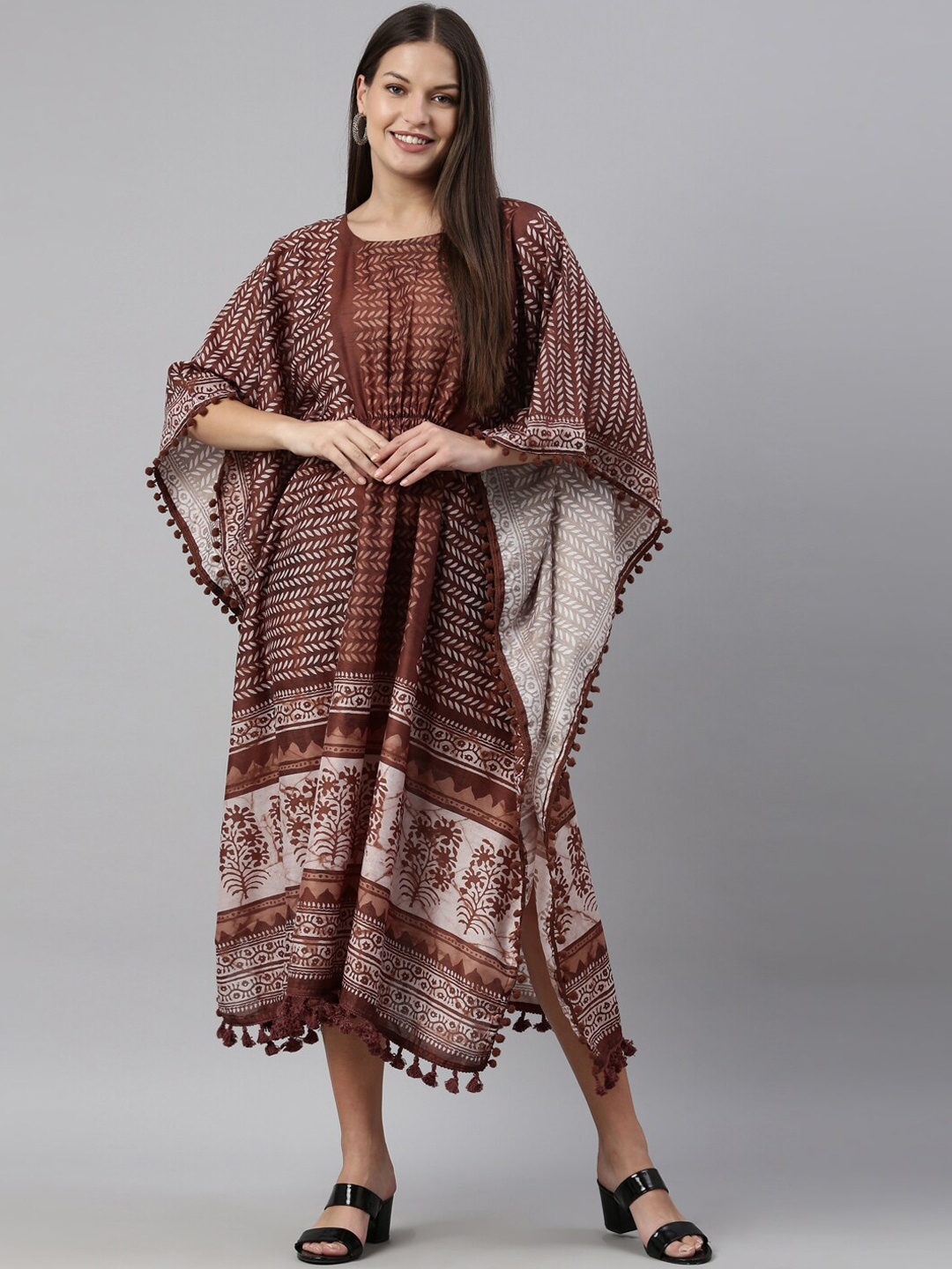 

Neerus Women Brown Geometric Printed Flared Sleeves Kaftan Kurta