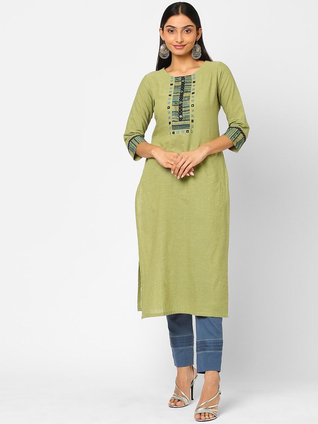 

KAMI KUBI Green Ethnic Motifs Yoke Design Thread Work Kurta