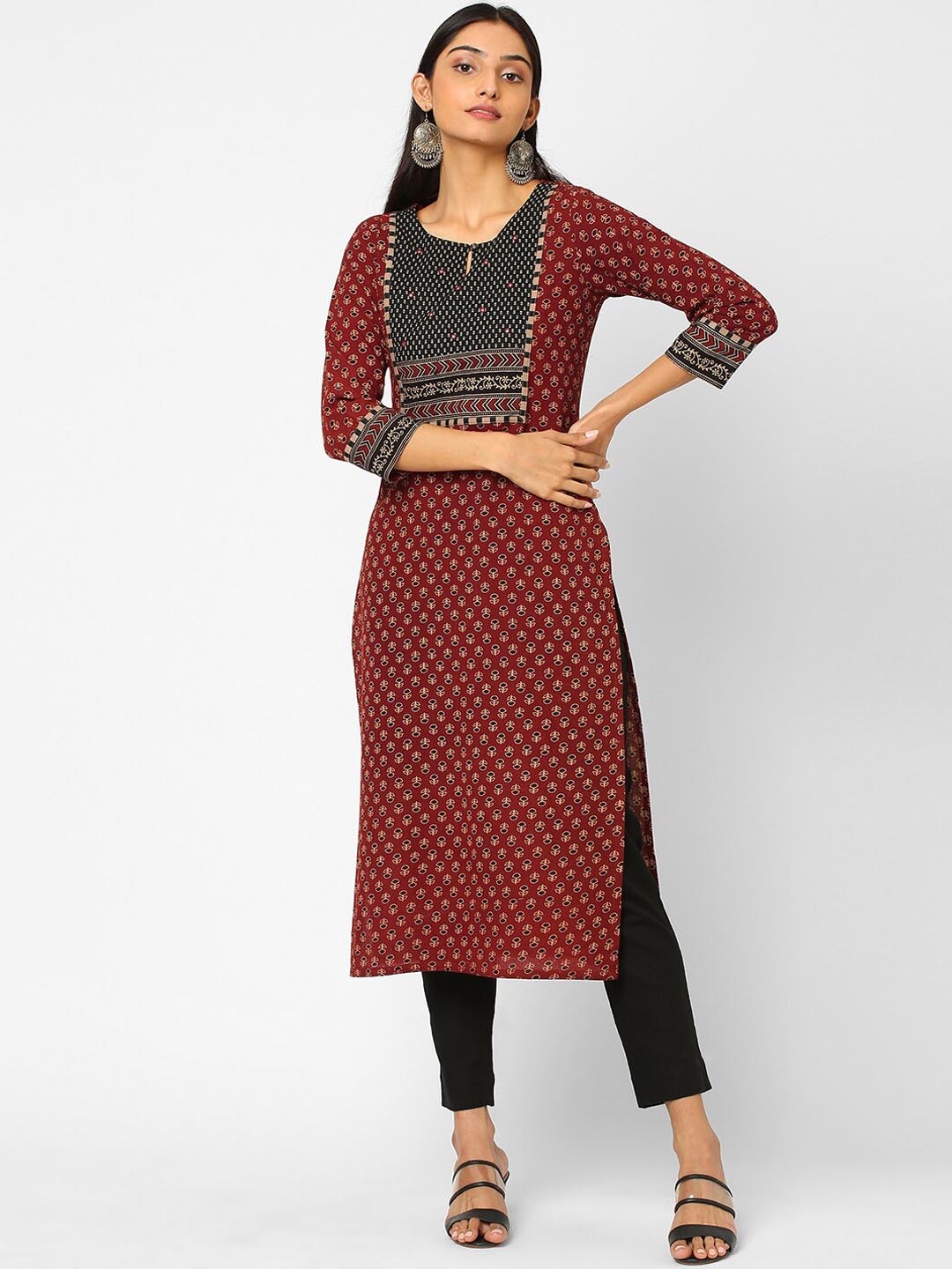 

KAMI KUBI Maroon Ethnic Motifs Yoke Design Kurta